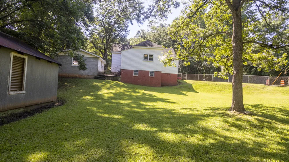 11 North Street Manchester, GA 31816