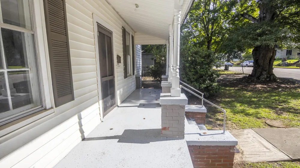 11 North Street Manchester, GA 31816