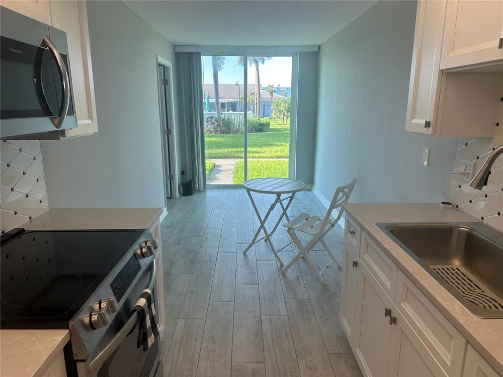 4720 LOCUST STREET NE #101 St Petersburg, FL 33703