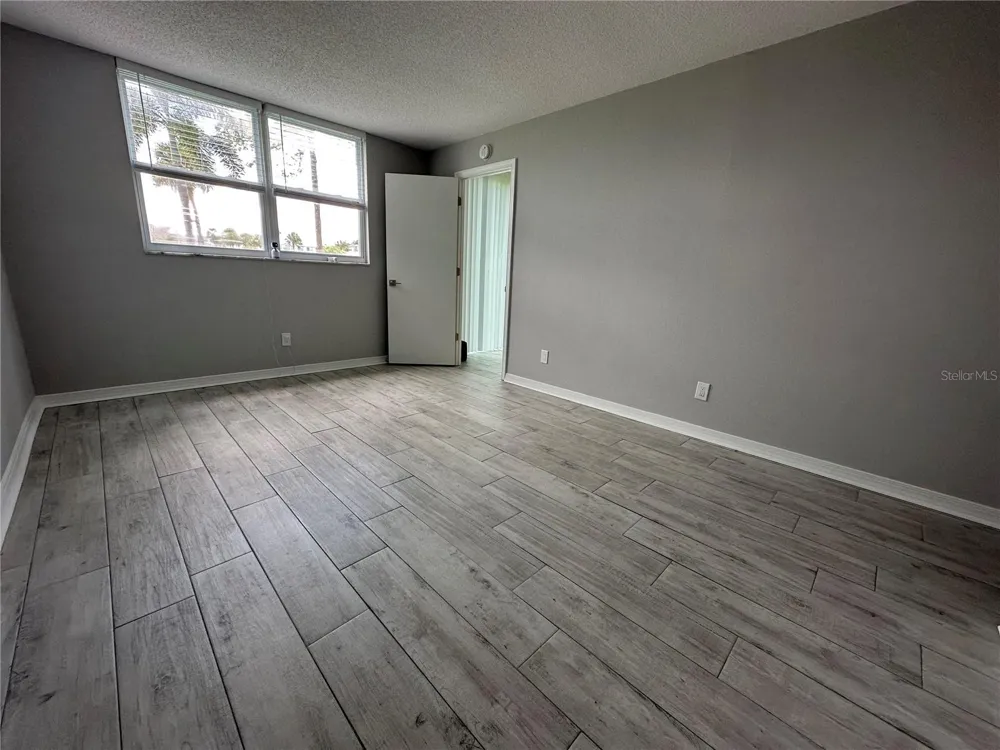4720 LOCUST STREET NE #101 St Petersburg, FL 33703