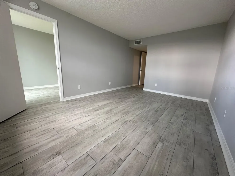 4720 LOCUST STREET NE #101 St Petersburg, FL 33703