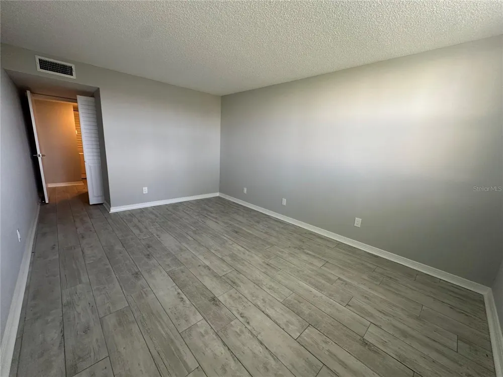 4720 LOCUST STREET NE #101 St Petersburg, FL 33703