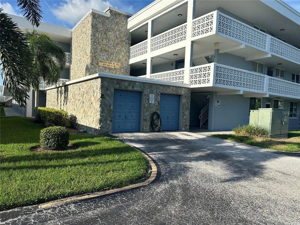 4720 LOCUST STREET NE #101 St Petersburg, FL 33703