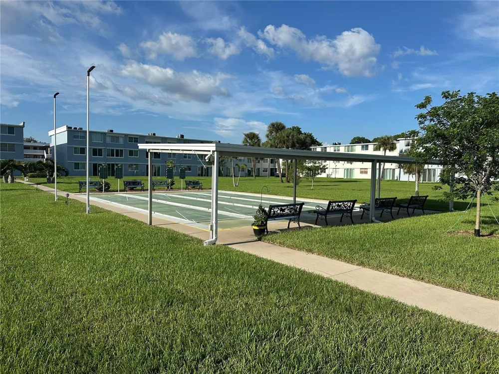 4720 LOCUST STREET NE #101 St Petersburg, FL 33703