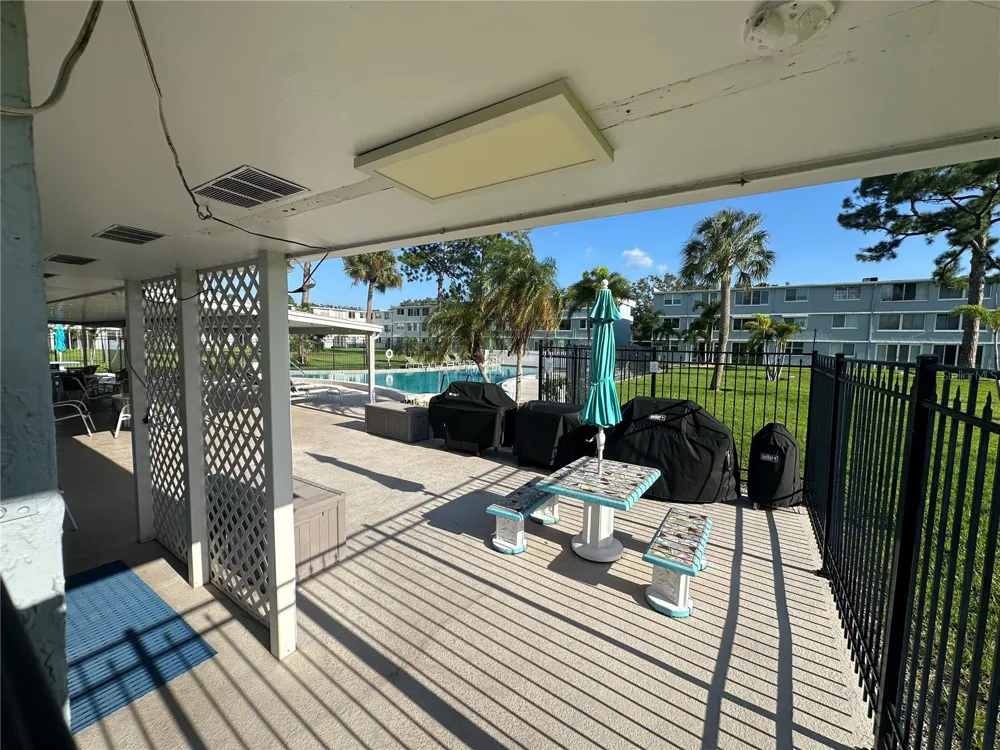 4720 LOCUST STREET NE #101 St Petersburg, FL 33703