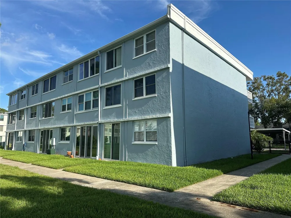 4720 LOCUST STREET NE #101 St Petersburg, FL 33703