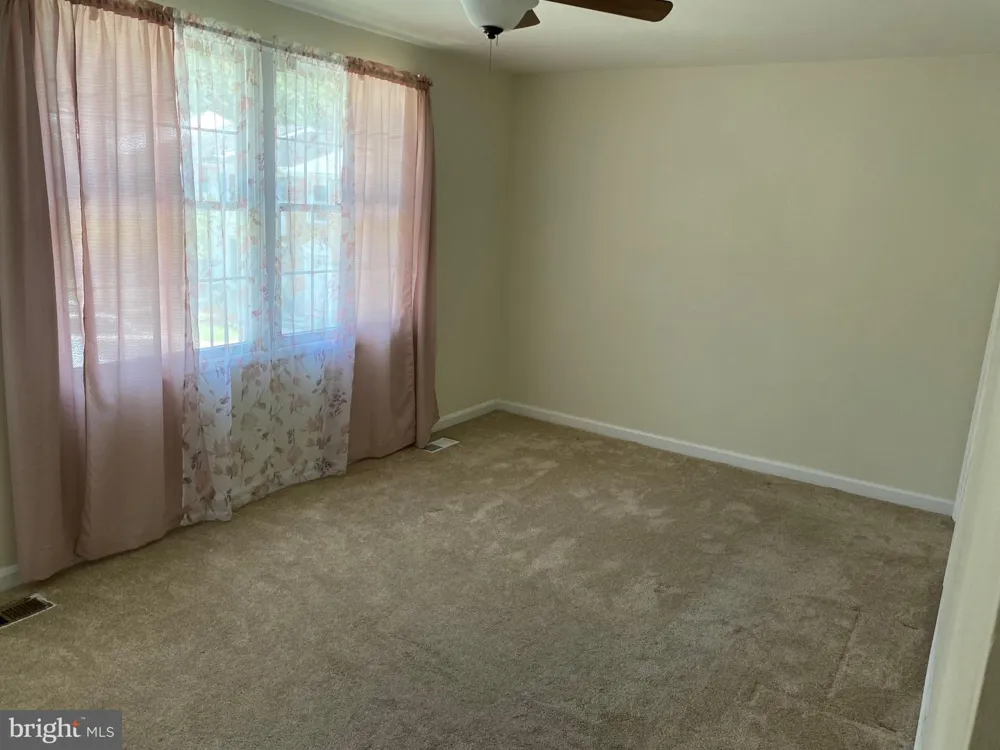 8122 PARKDALE COURT Springfield, VA 22153
