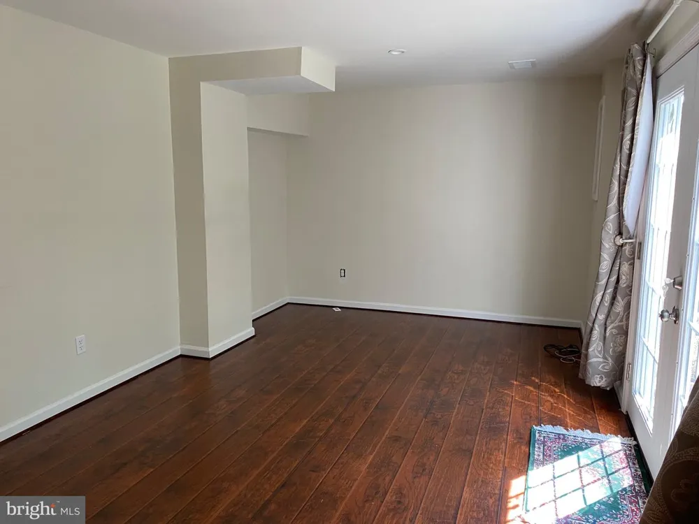 8122 PARKDALE COURT Springfield, VA 22153