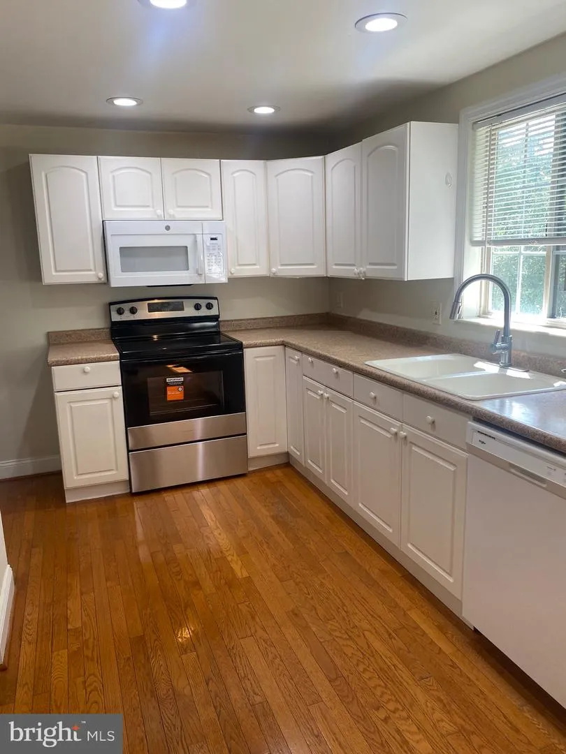 8122 PARKDALE COURT Springfield, VA 22153