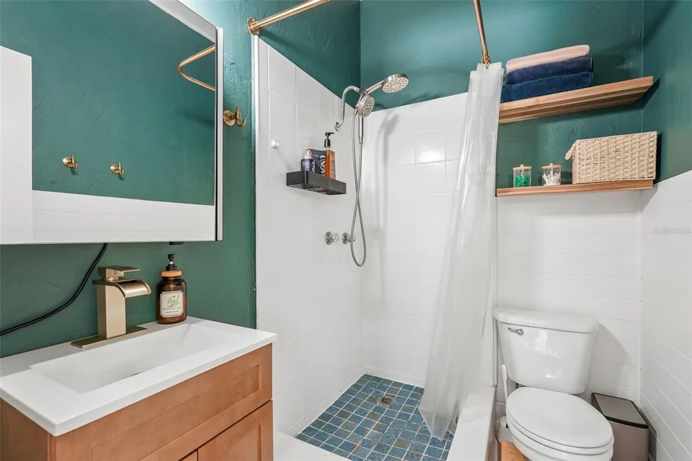 2406 FLORIDA BOULEVARD Bradenton, FL 34207