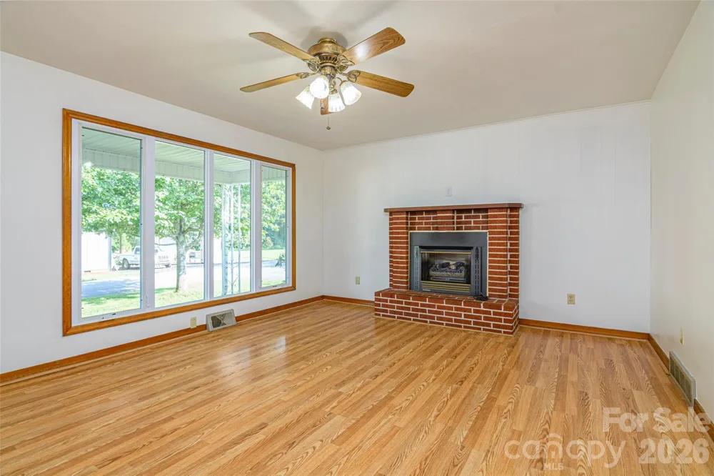32 Kathy Drive Waynesville, NC 28786