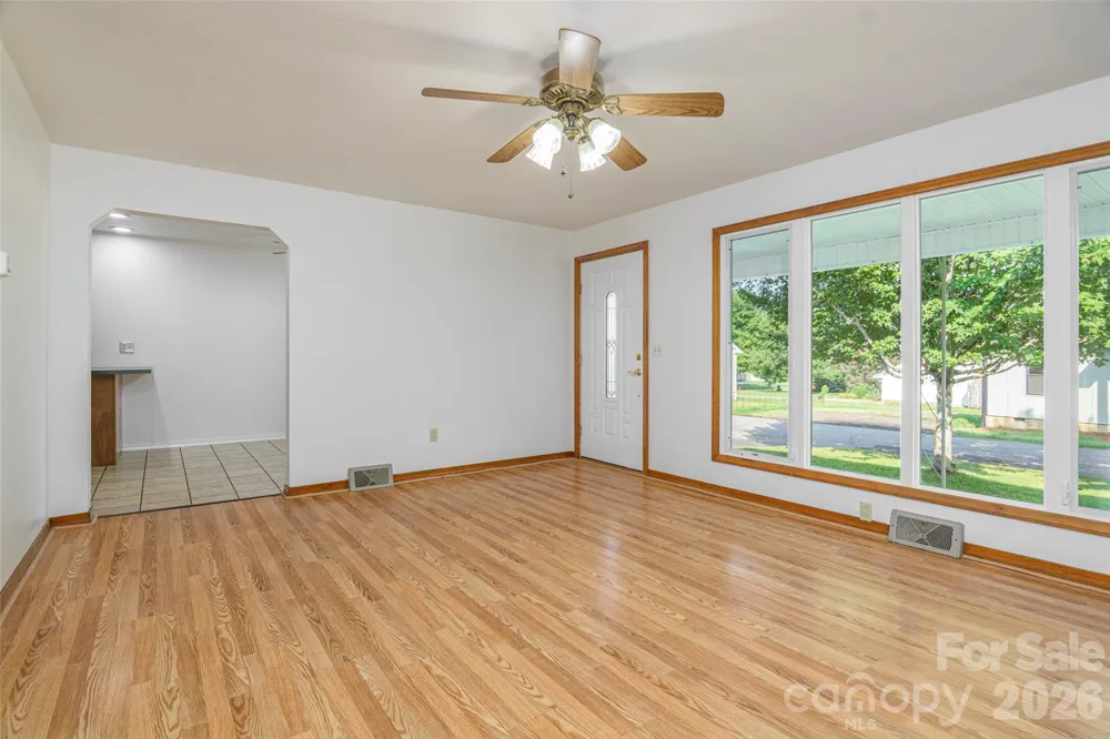 32 Kathy Drive Waynesville, NC 28786