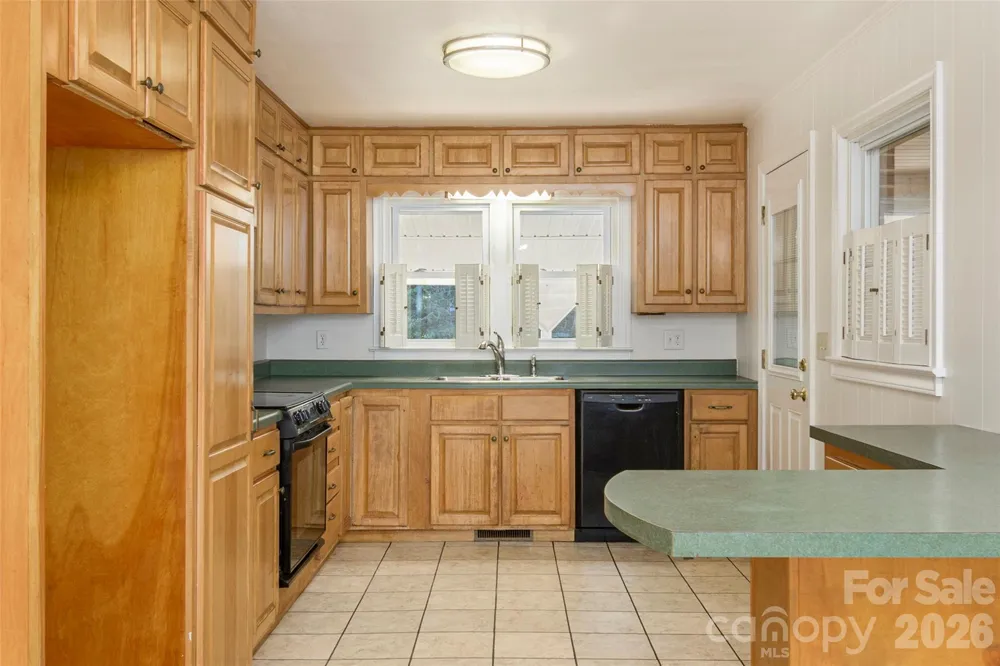 32 Kathy Drive Waynesville, NC 28786