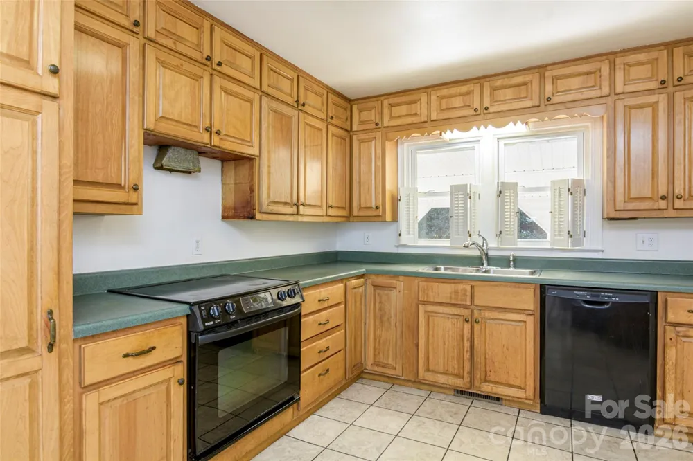 32 Kathy Drive Waynesville, NC 28786