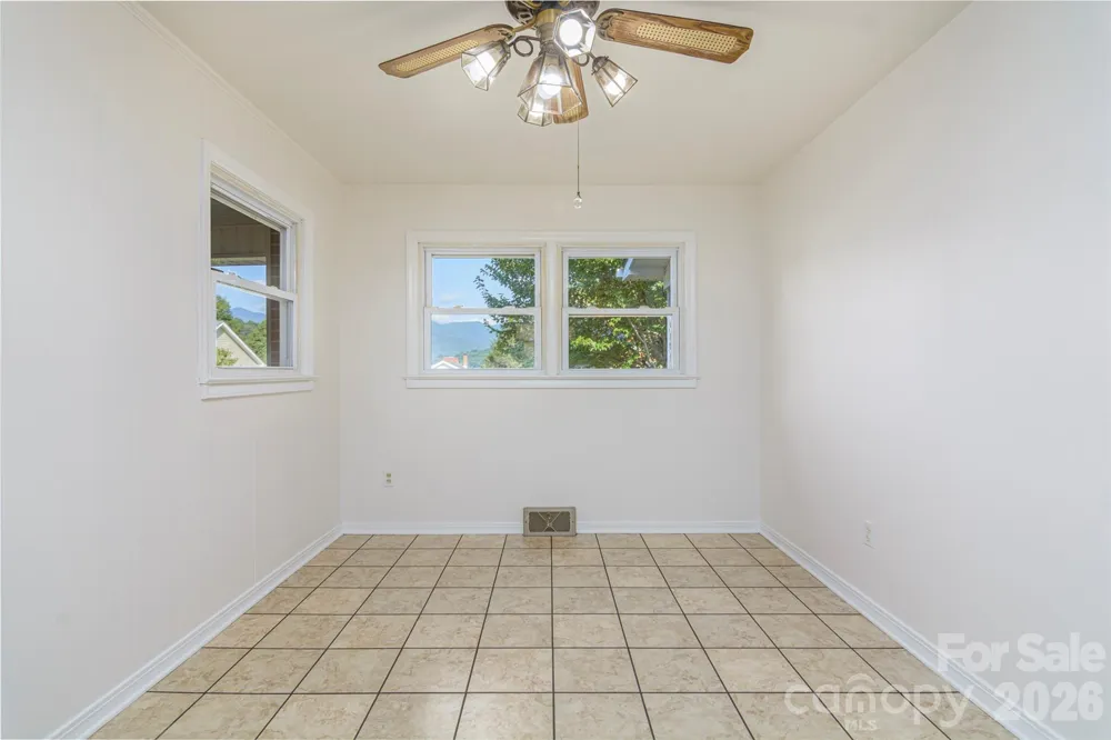 32 Kathy Drive Waynesville, NC 28786