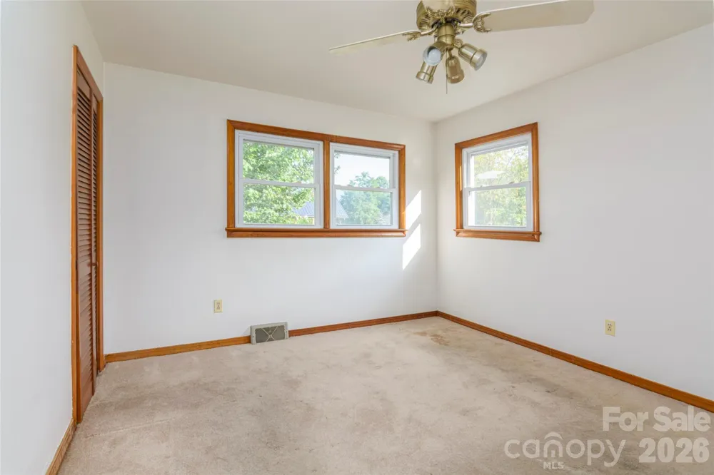 32 Kathy Drive Waynesville, NC 28786