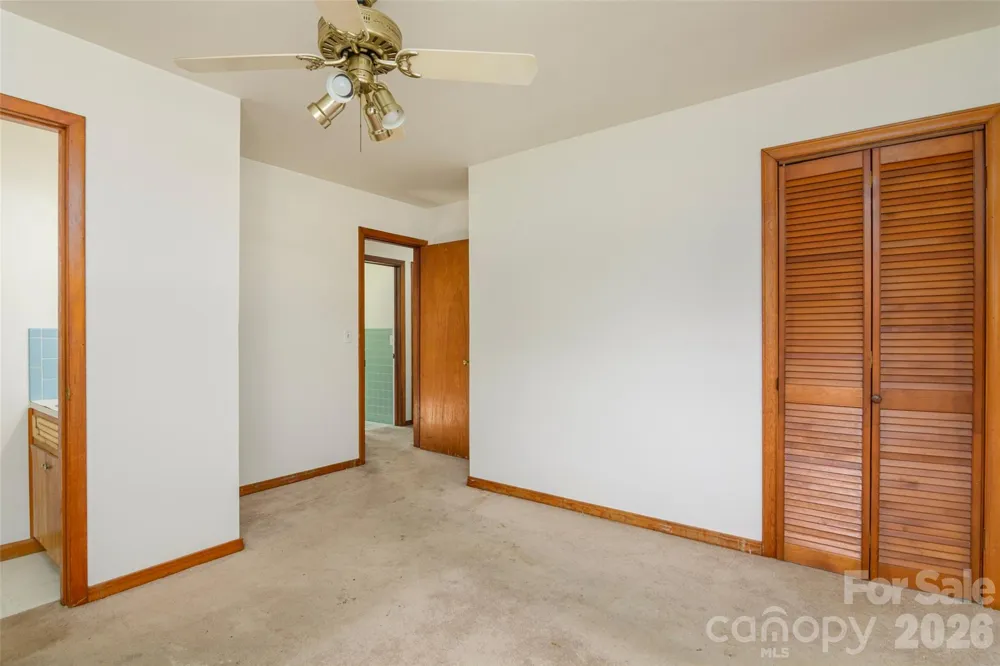 32 Kathy Drive Waynesville, NC 28786