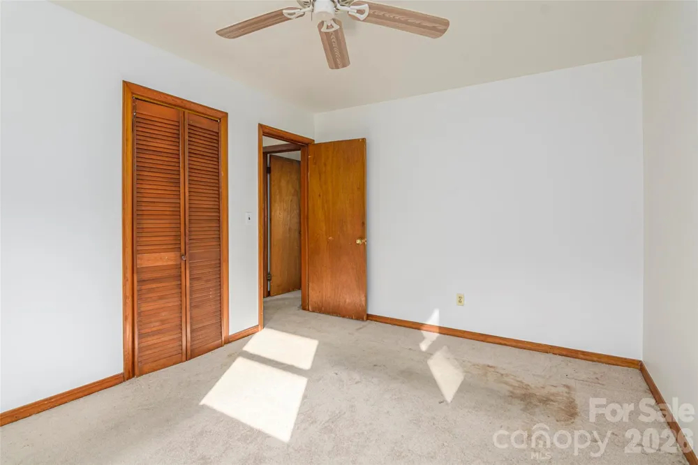 32 Kathy Drive Waynesville, NC 28786
