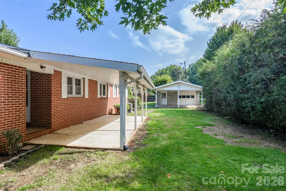 32 Kathy Drive Waynesville, NC 28786