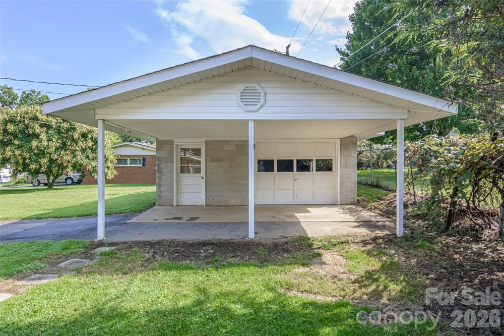 32 Kathy Drive Waynesville, NC 28786