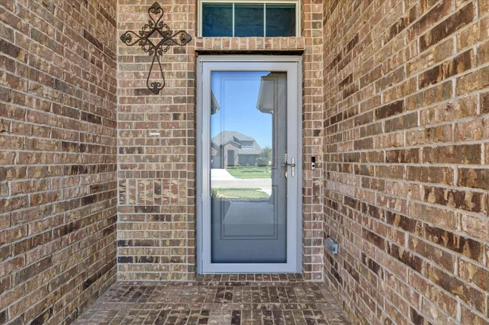 1402 Pleasanton Road Cleburne, TX 76033