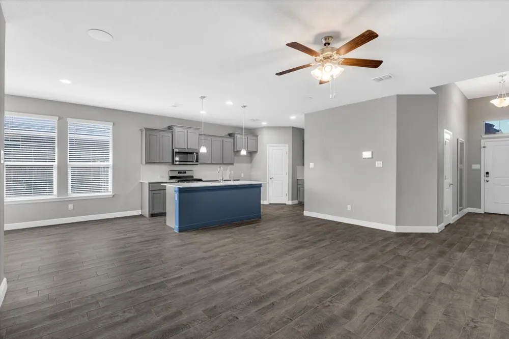 1402 Pleasanton Road Cleburne, TX 76033