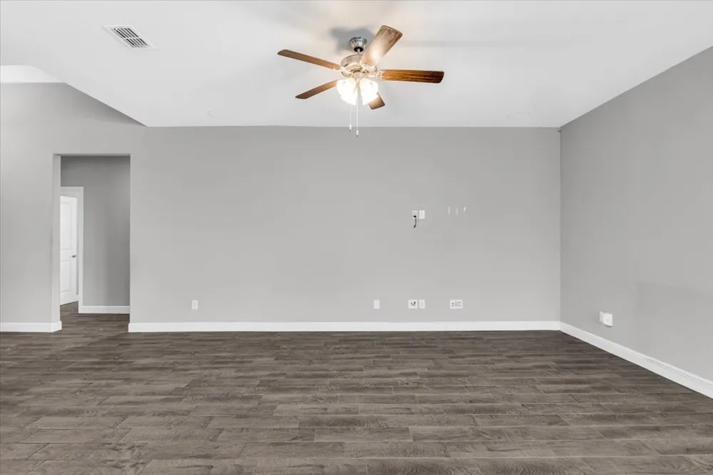 1402 Pleasanton Road Cleburne, TX 76033