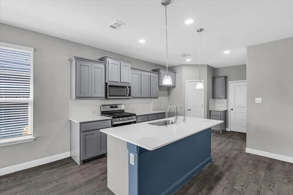 1402 Pleasanton Road Cleburne, TX 76033