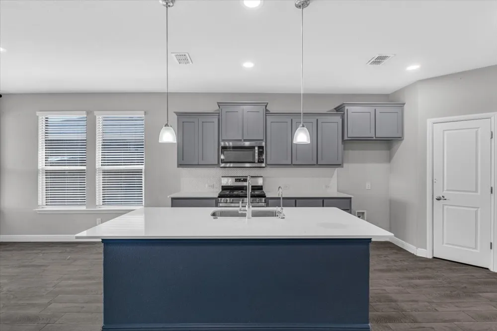 1402 Pleasanton Road Cleburne, TX 76033