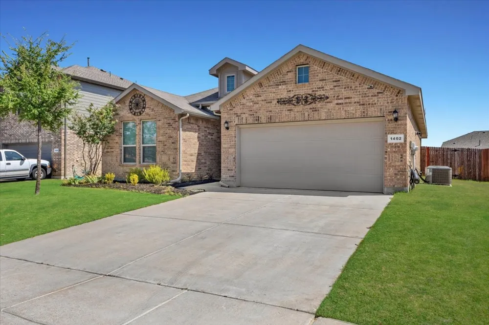 1402 Pleasanton Road Cleburne, TX 76033