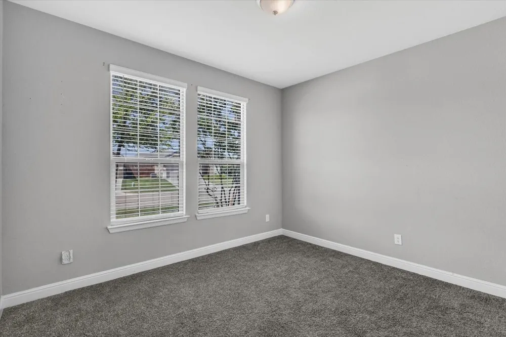 1402 Pleasanton Road Cleburne, TX 76033