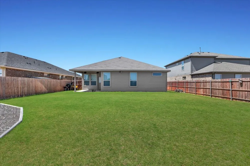 1402 Pleasanton Road Cleburne, TX 76033