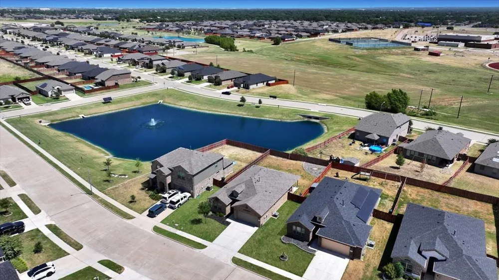 1402 Pleasanton Road Cleburne, TX 76033