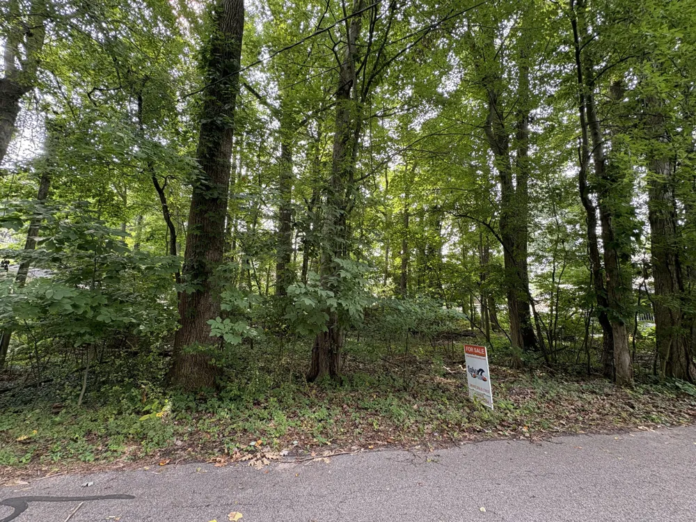 6900 Cherokee Drive Coloma, MI 49038