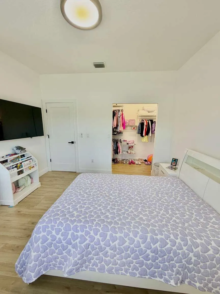 120 SARATOGA BOULEVARD W Royal Palm Beach, FL 33411