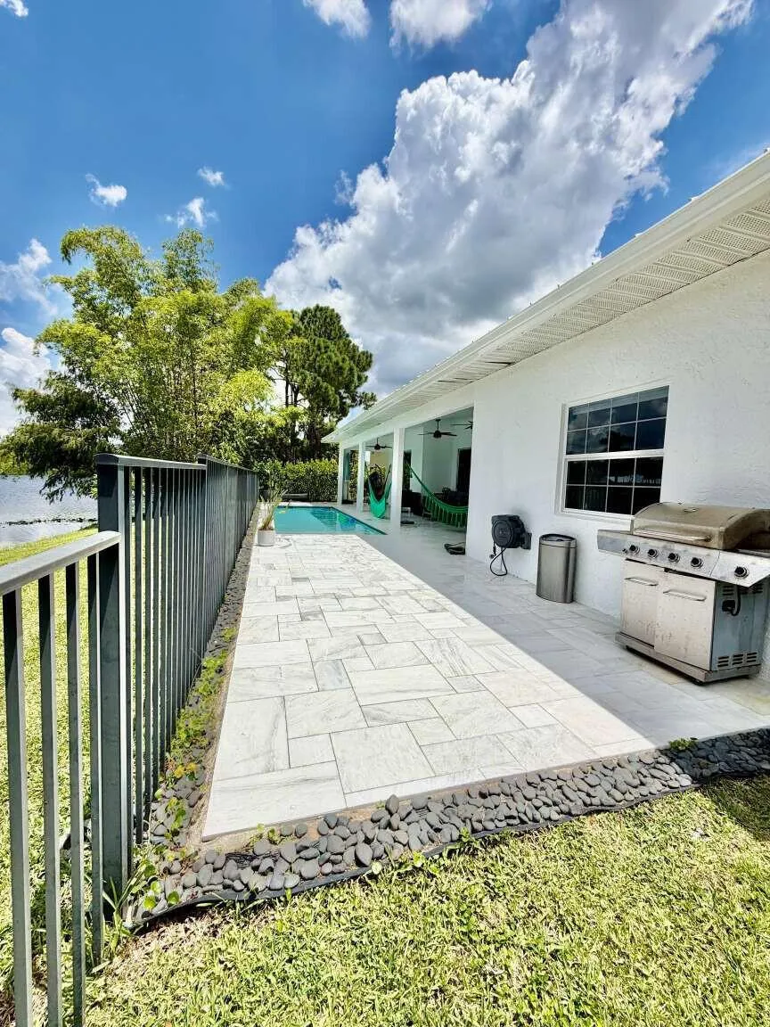 120 SARATOGA BOULEVARD W Royal Palm Beach, FL 33411