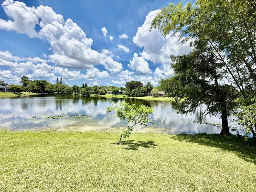 120 SARATOGA BOULEVARD W Royal Palm Beach, FL 33411