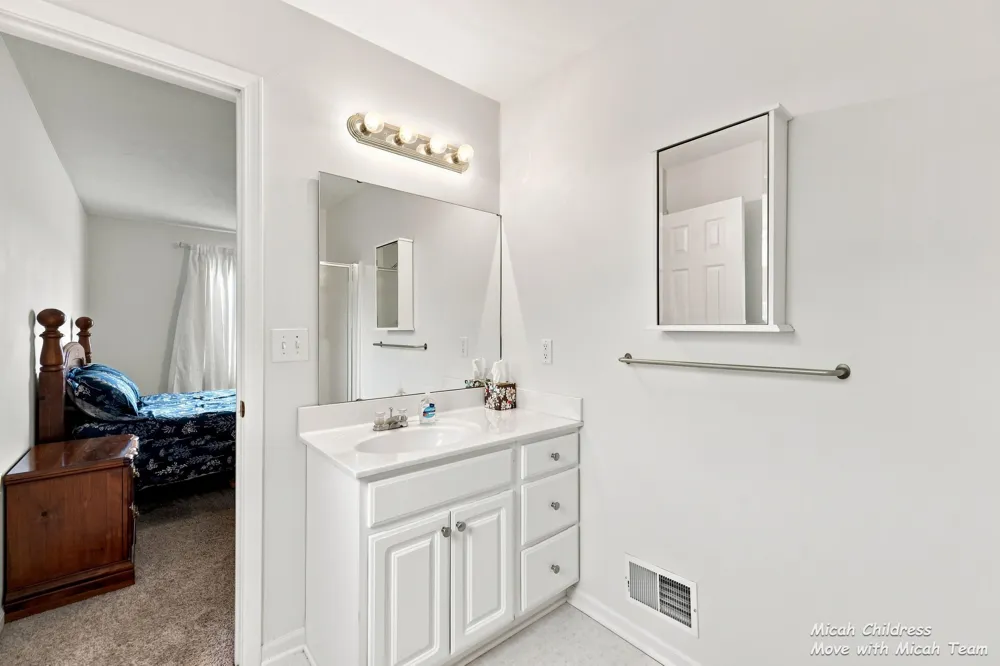 2700 Cape Coral Drive SW Wyoming City, MI 49418