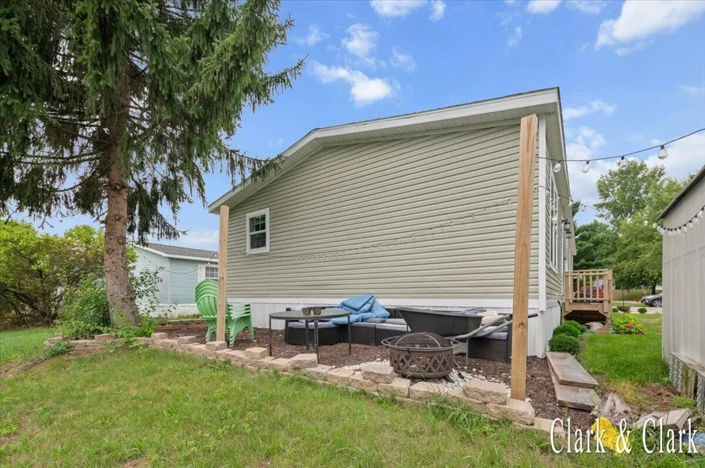 1760 Veronica Street SE Lowell City, MI 49331