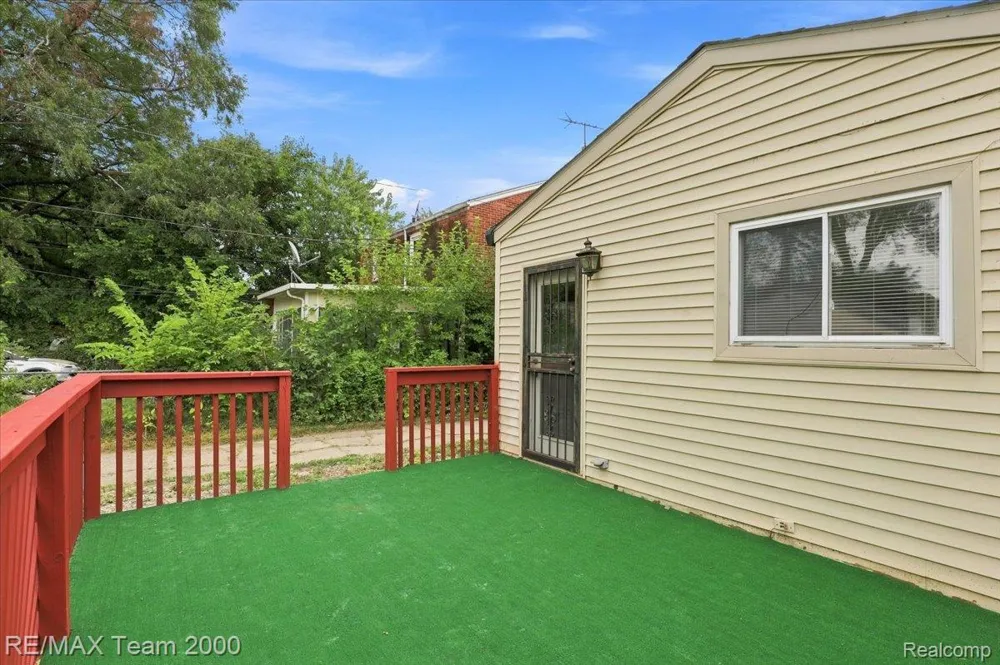 15455 Mapleridge Street Detroit City, MI 48205
