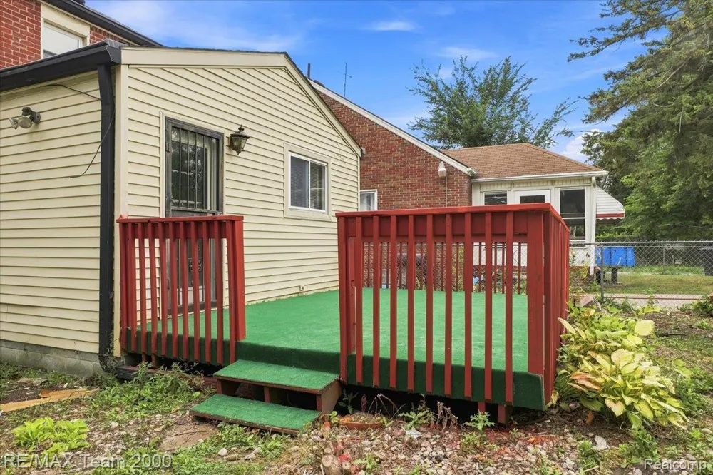 15455 Mapleridge Street Detroit City, MI 48205