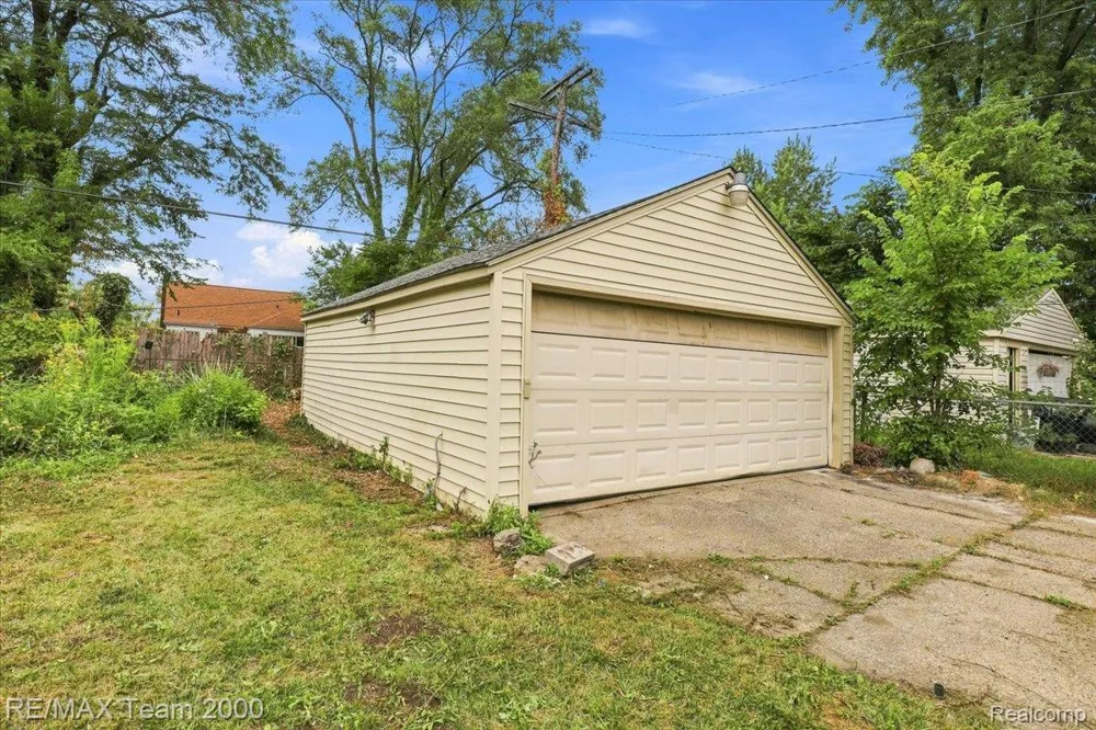 15455 Mapleridge Street Detroit City, MI 48205