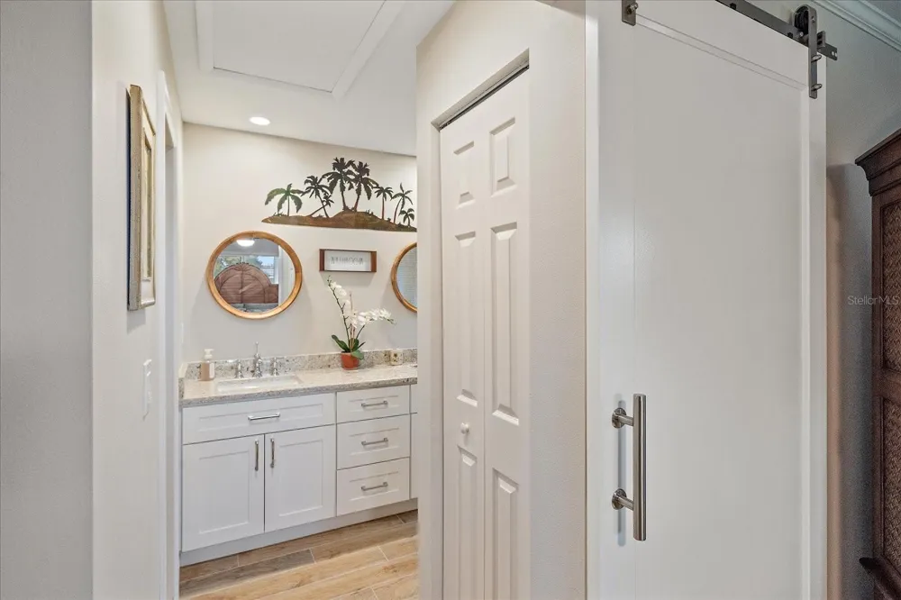 3135 GLEN ELYN BOULEVARD #13 Sarasota, FL 34237