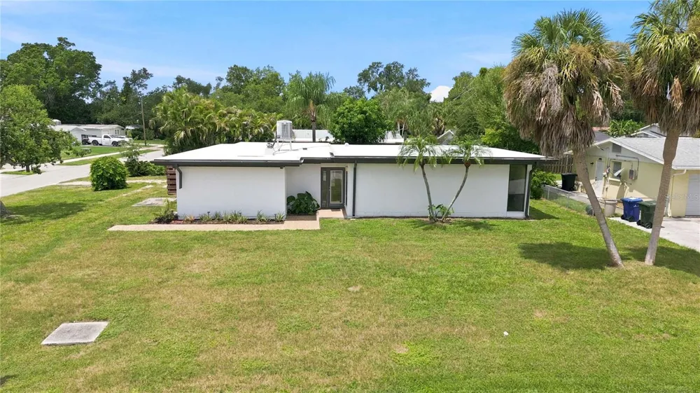 6332 PAULINE AVENUE Sarasota, FL 34231