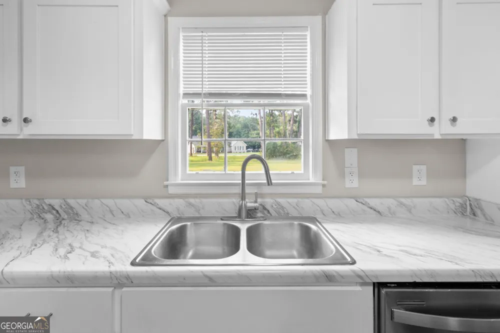 605 Honeysuckle LN Statesboro, GA 30458