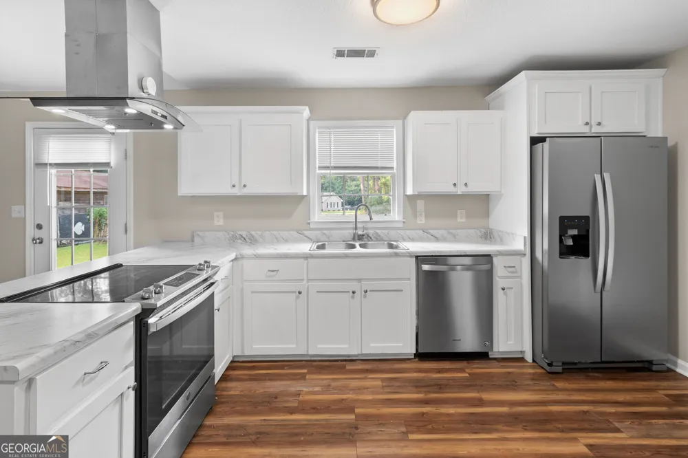 605 Honeysuckle LN Statesboro, GA 30458
