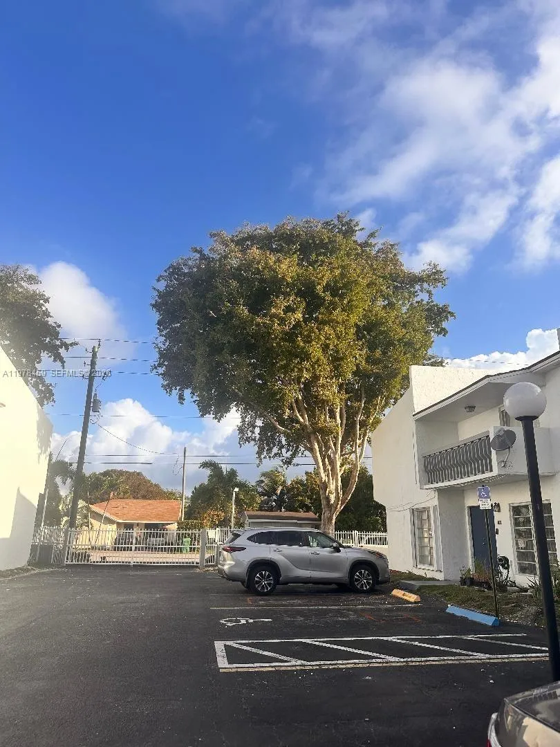 9400 SW 170th St #103 Palmetto Bay, FL 33157