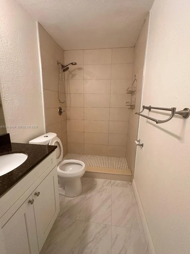 9400 SW 170th St #103 Palmetto Bay, FL 33157
