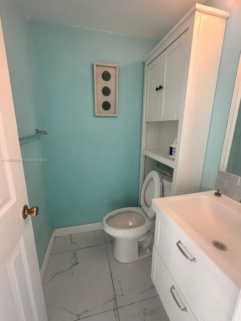 9400 SW 170th St #103 Palmetto Bay, FL 33157