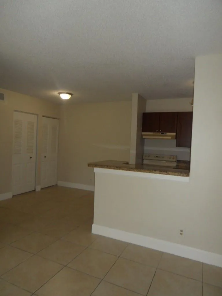 10773 CLEARY BOULEVARD #110 Plantation, FL 33324